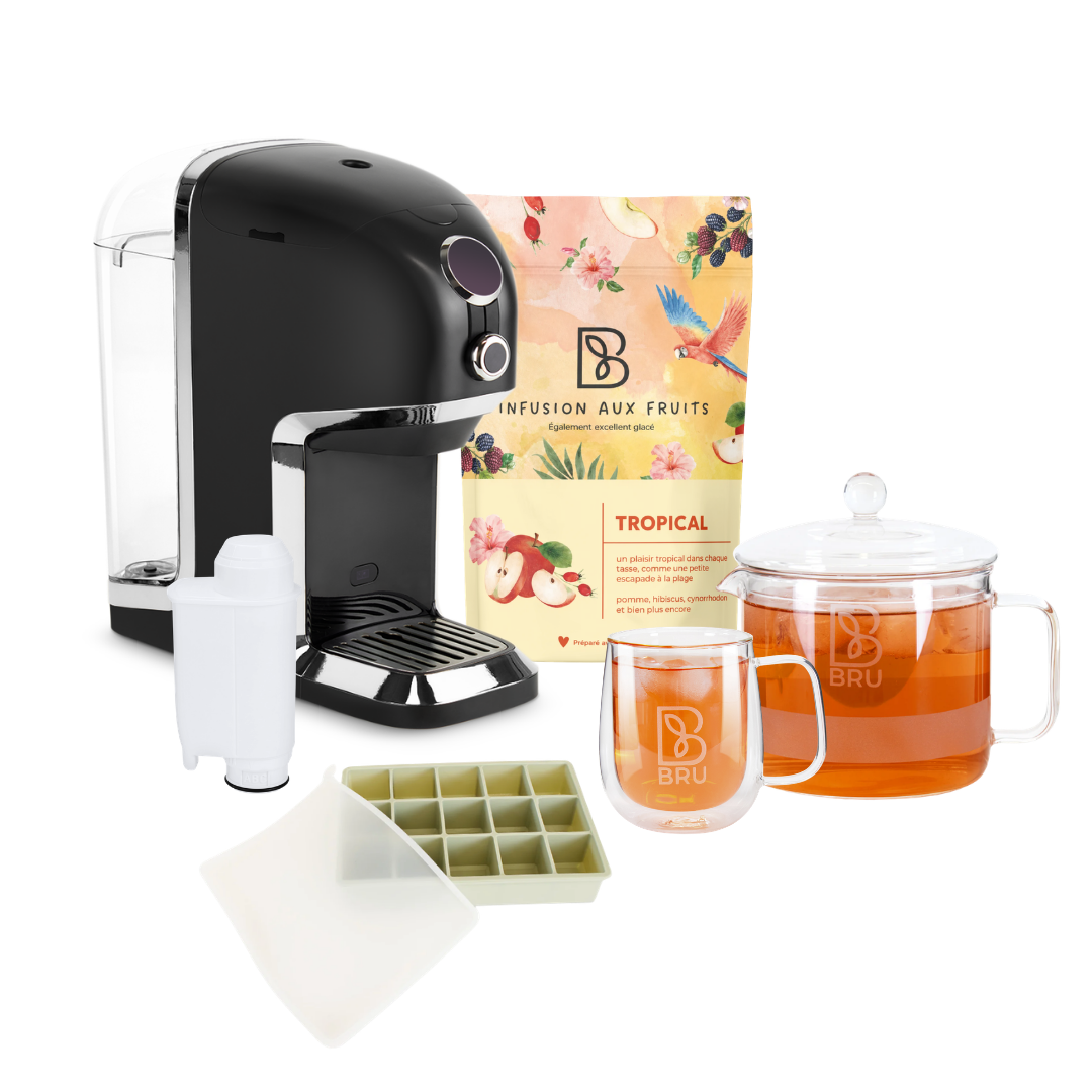 BRU Eistee-Set: BRU Maker One Teemaschine in Schwarz Chrome mit einer Packung Früchtetee Tropical in französischer Verpackung, Glaskrug mit Eistee, doppelwandiger Tasse, Wasserfilter und Eiswürfelform