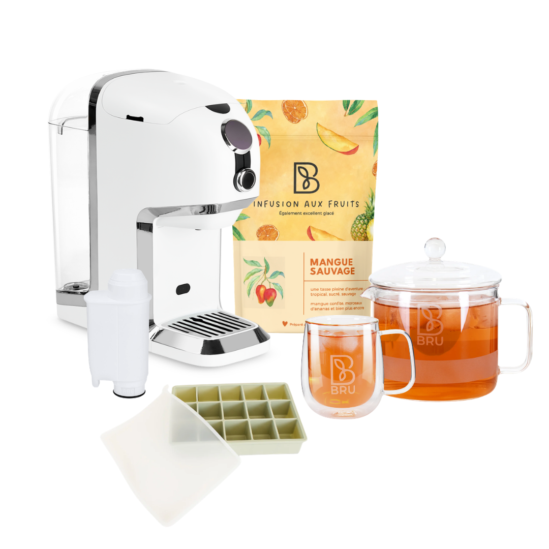 BRU Eistee-Set: BRU Maker One Teemaschine in Weiss Chrome mit einer Packung Früchtetee Mangue Sauvage in französischer Verpackung, Glaskrug mit Eistee, doppelwandiger Tasse, Wasserfilter und Eiswürfelform