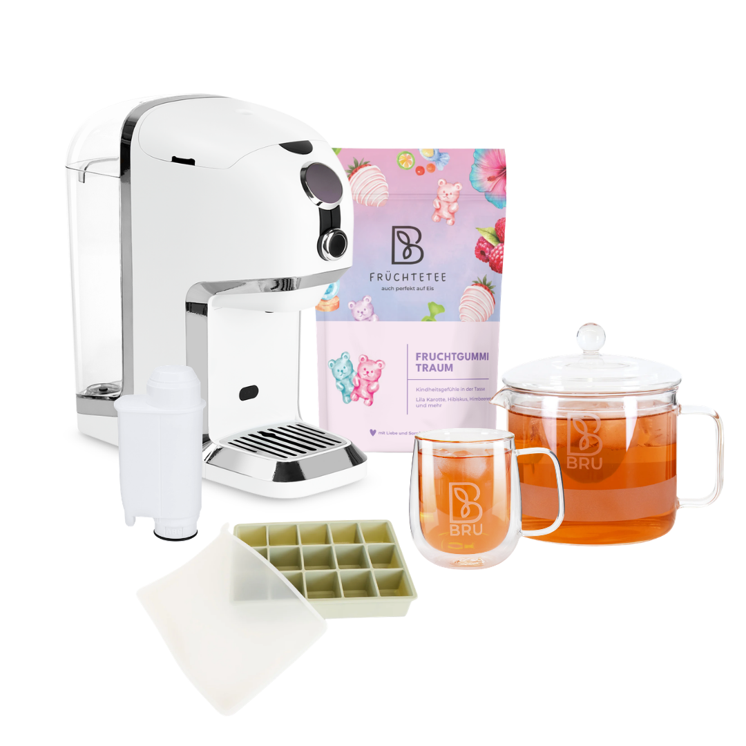 BRU Eistee-Set: BRU Maker One Teemaschine in Weiss Chrome mit einer Packung Früchtetee Fruchtgummi Traum, Glaskrug mit Eistee, doppelwandiger Tasse, Wasserfilter und Eiswürfelform